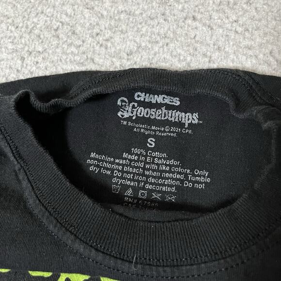 Goosebumps Shirt Mens Small Monsters RL Stine Graphic Horror TV Movie - Picture 2 of 8